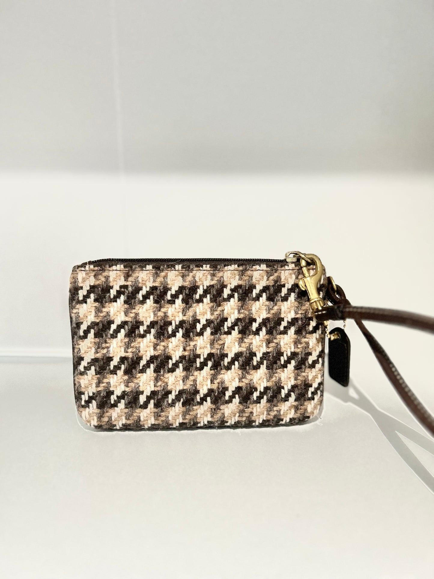 Houndstooth Print Wristlet
