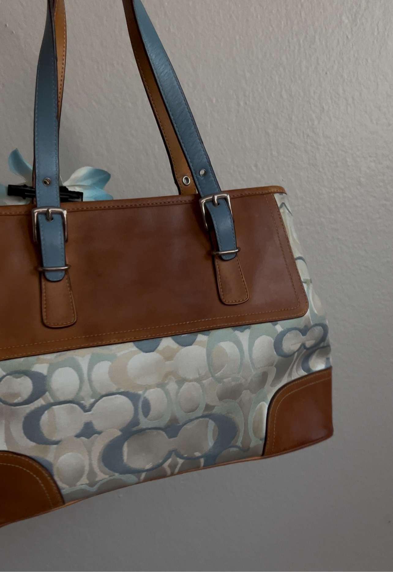 RARE Hampton blue optic signature purse she's from 2003!