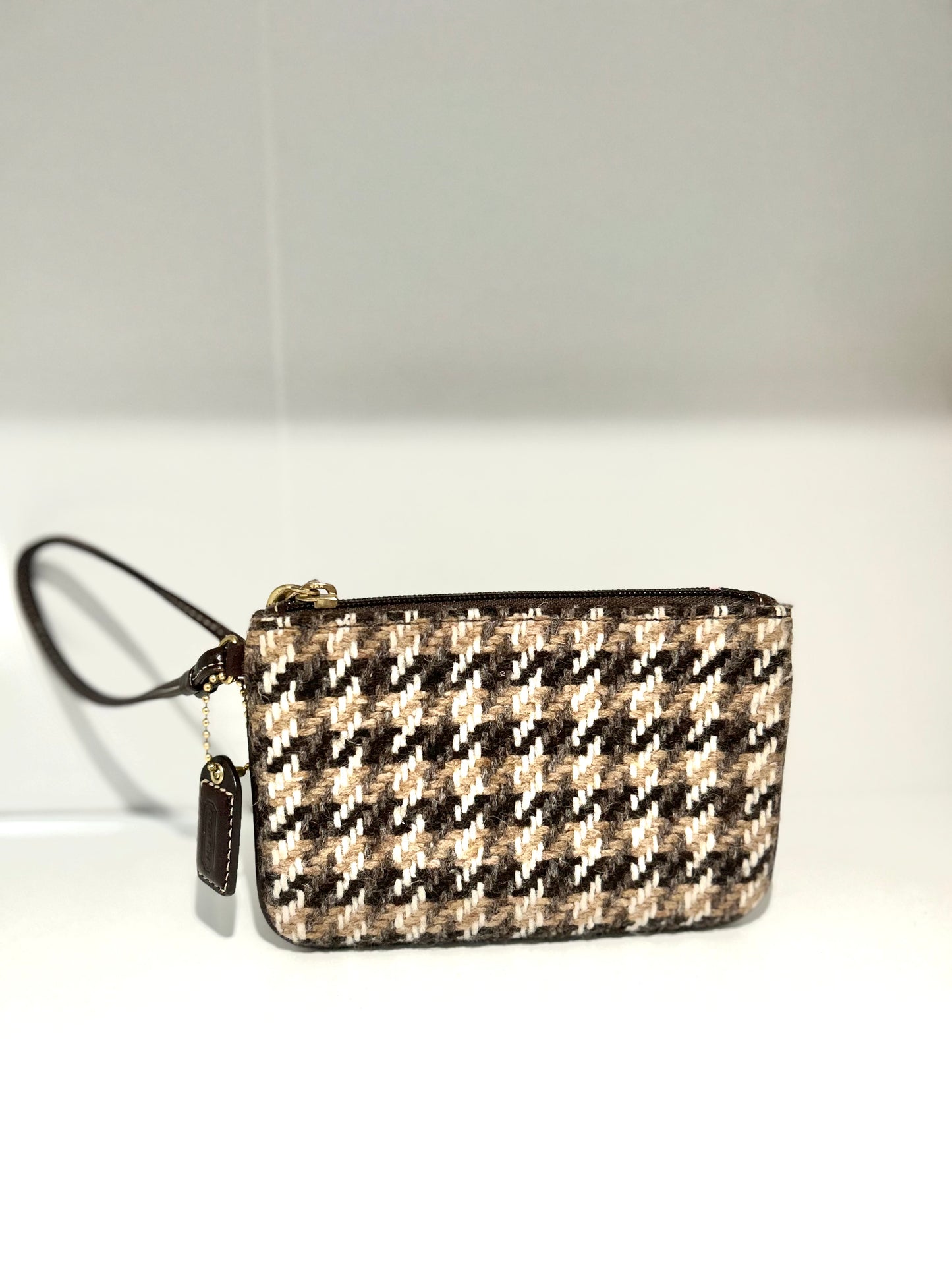 Houndstooth Print Wristlet