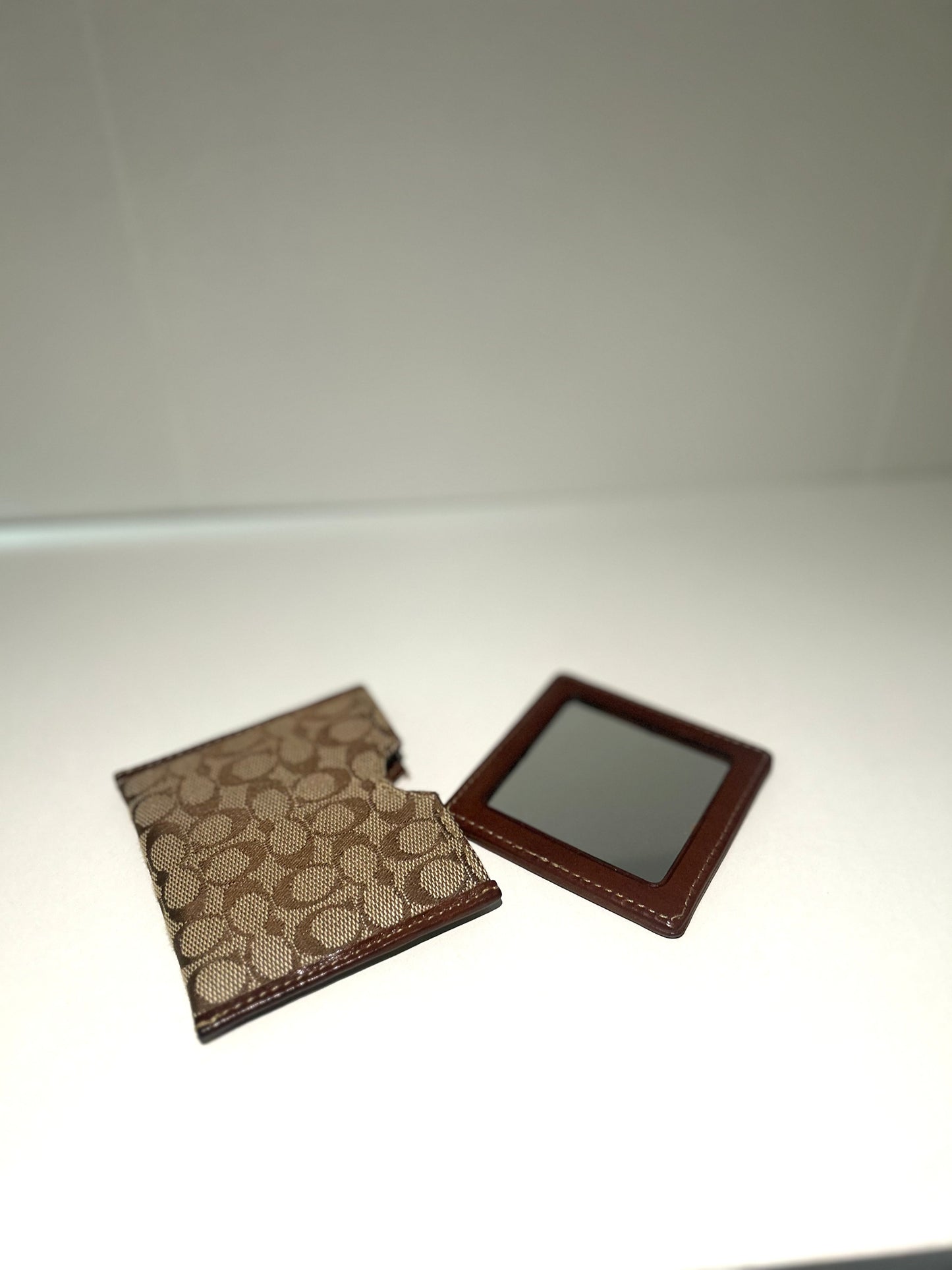Signature "C" Print Mirror