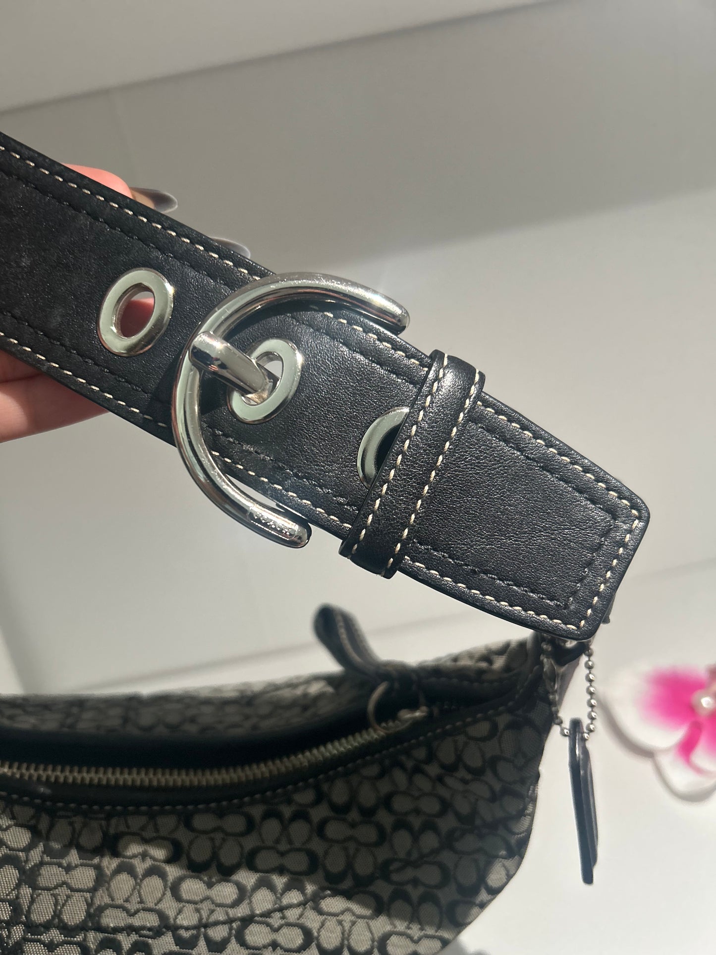 Signature Black Hobo