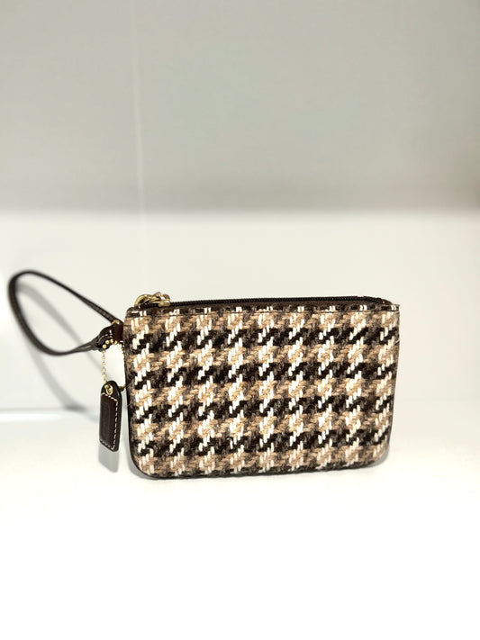 Houndstooth Print Wristlet
